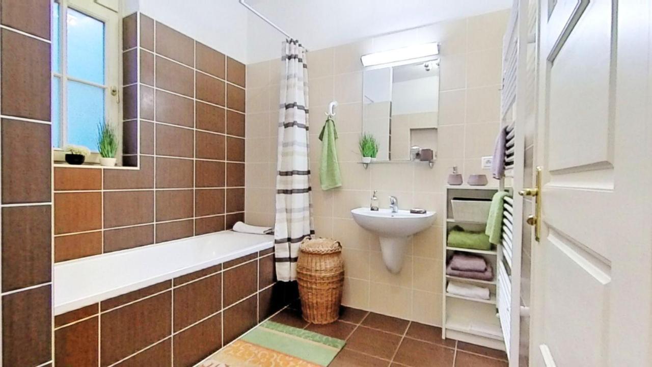 Central Apartmany Biela Street Bratislava Exterior foto