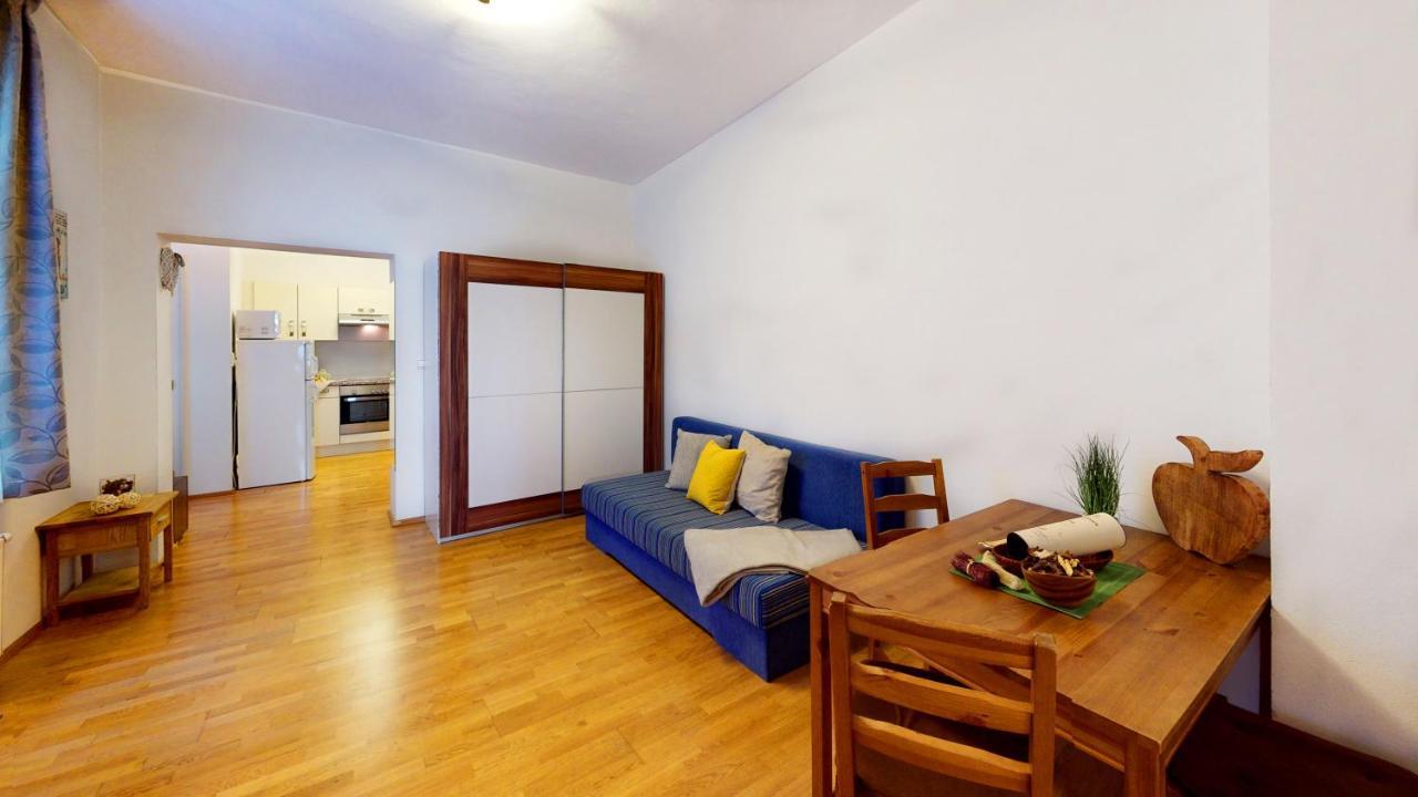 Central Apartmany Biela Street Bratislava Exterior foto