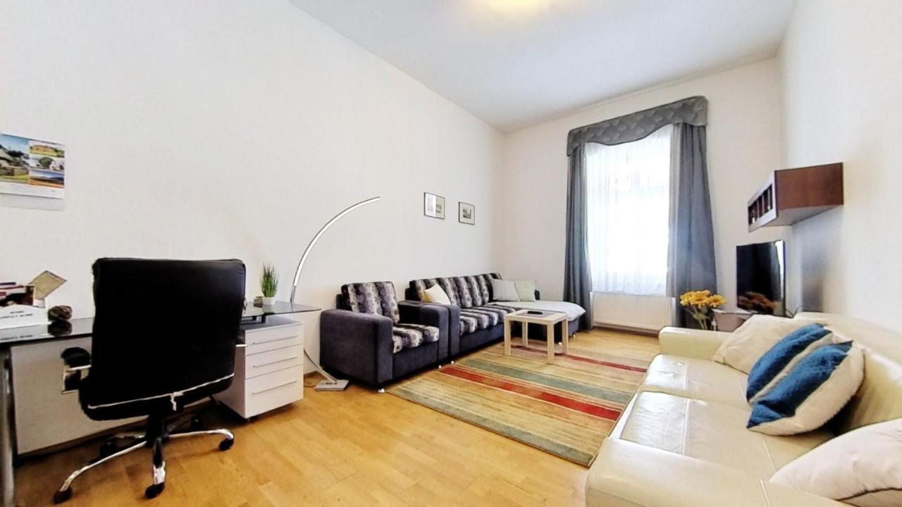Central Apartmany Biela Street Bratislava Exterior foto