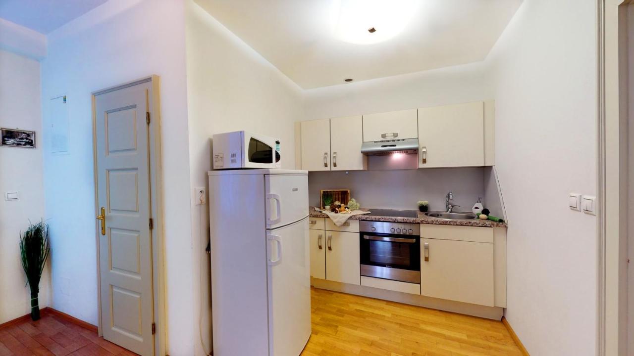 Central Apartmany Biela Street Bratislava Exterior foto