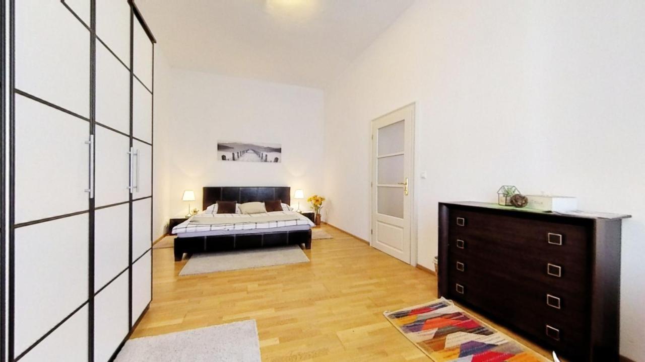 Central Apartmany Biela Street Bratislava Exterior foto