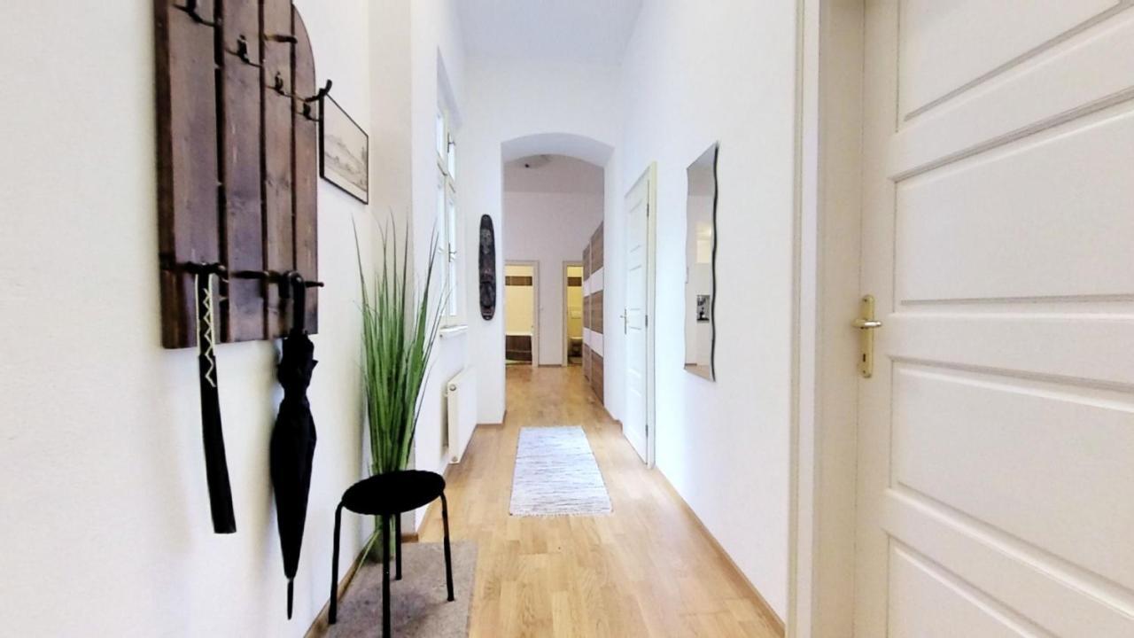Central Apartmany Biela Street Bratislava Exterior foto