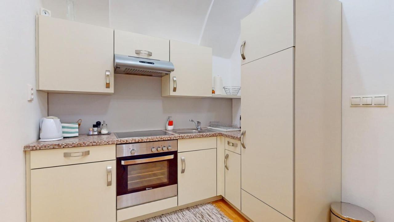 Central Apartmany Biela Street Bratislava Exterior foto