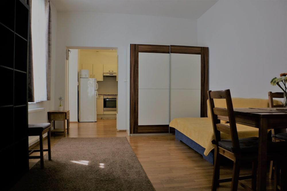 Central Apartmany Biela Street Bratislava Exterior foto