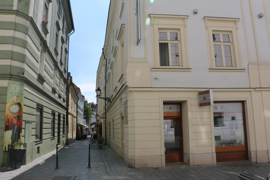 Central Apartmany Biela Street Bratislava Exterior foto
