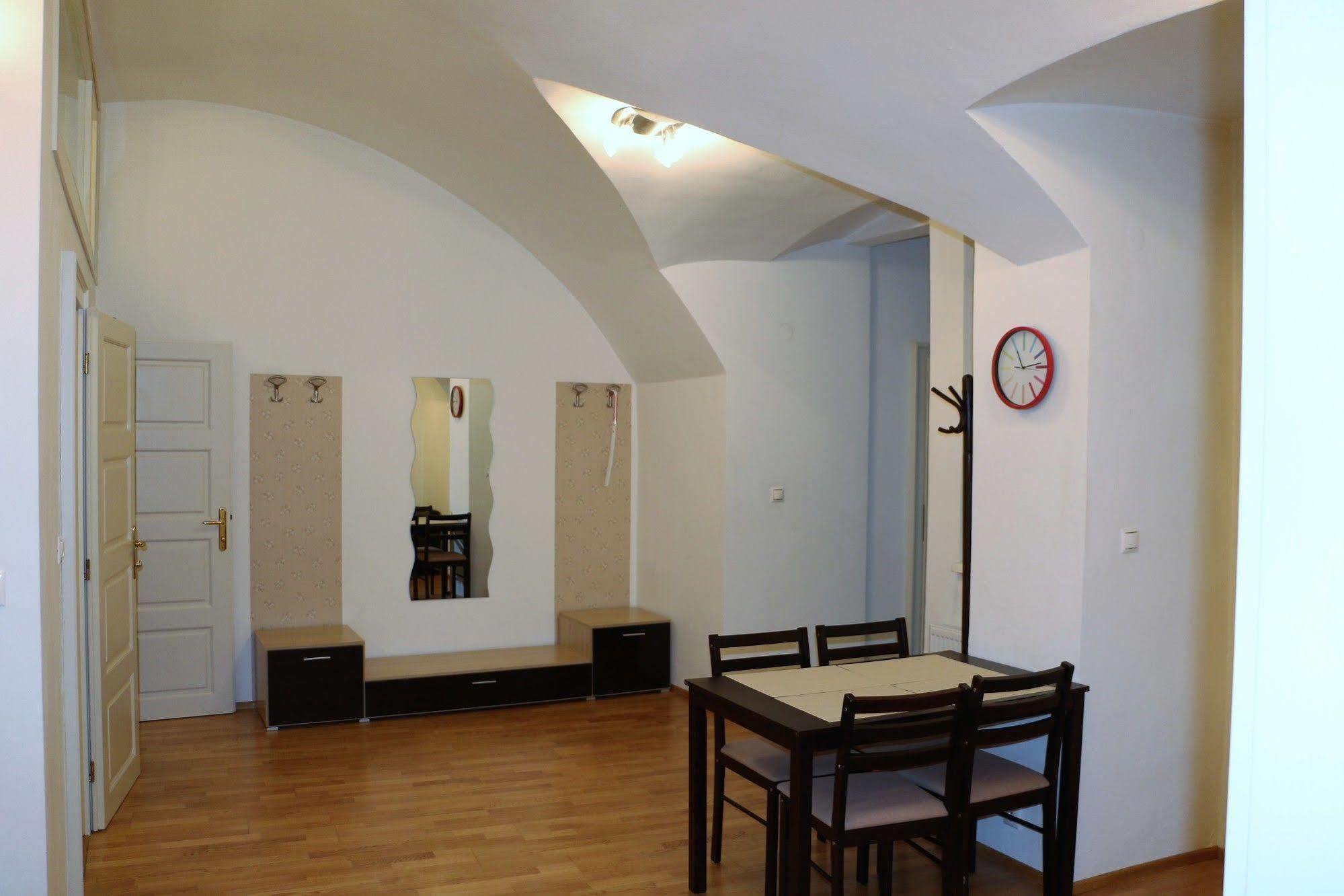 Central Apartmany Biela Street Bratislava Exterior foto