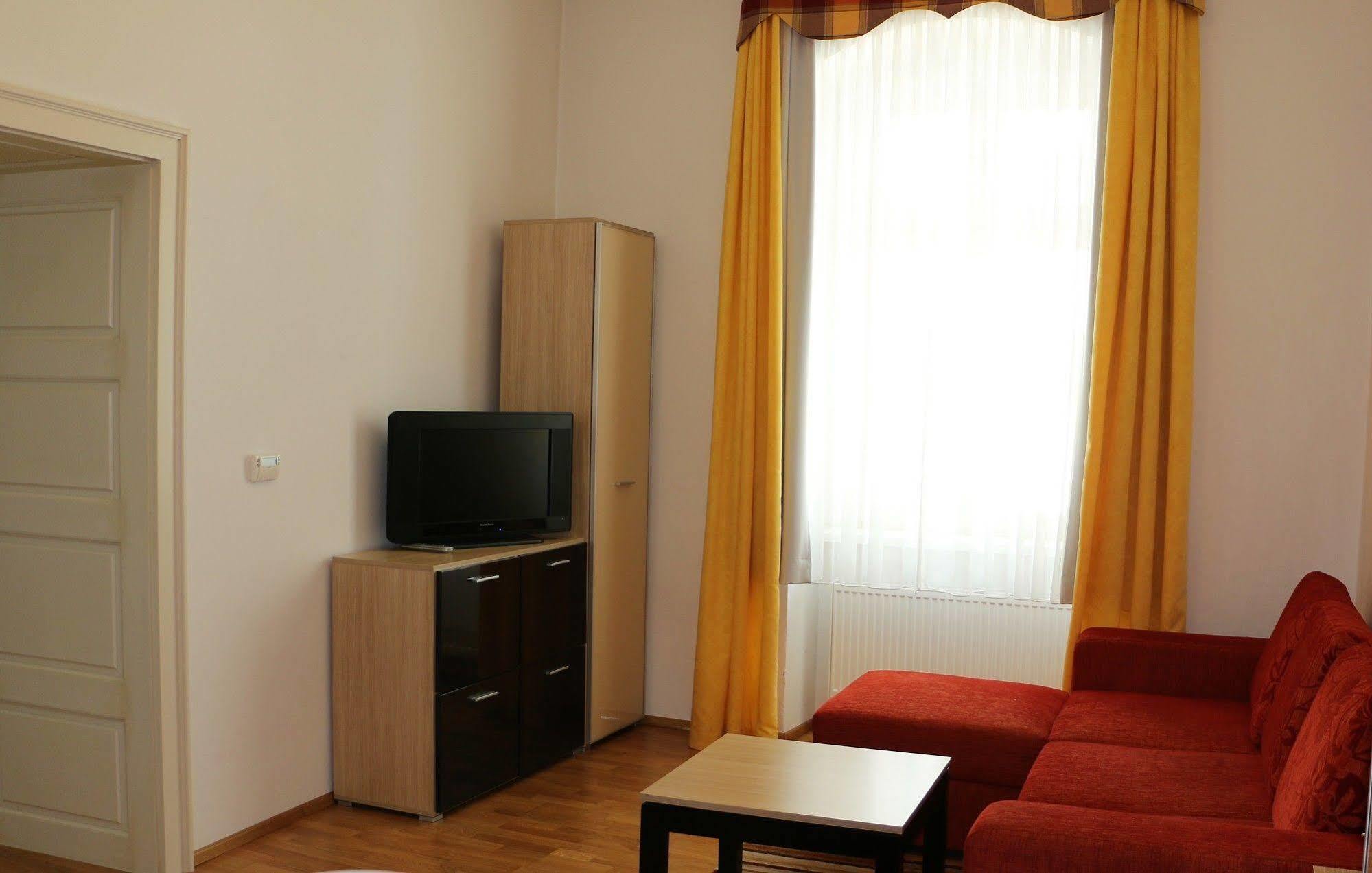 Central Apartmany Biela Street Bratislava Exterior foto