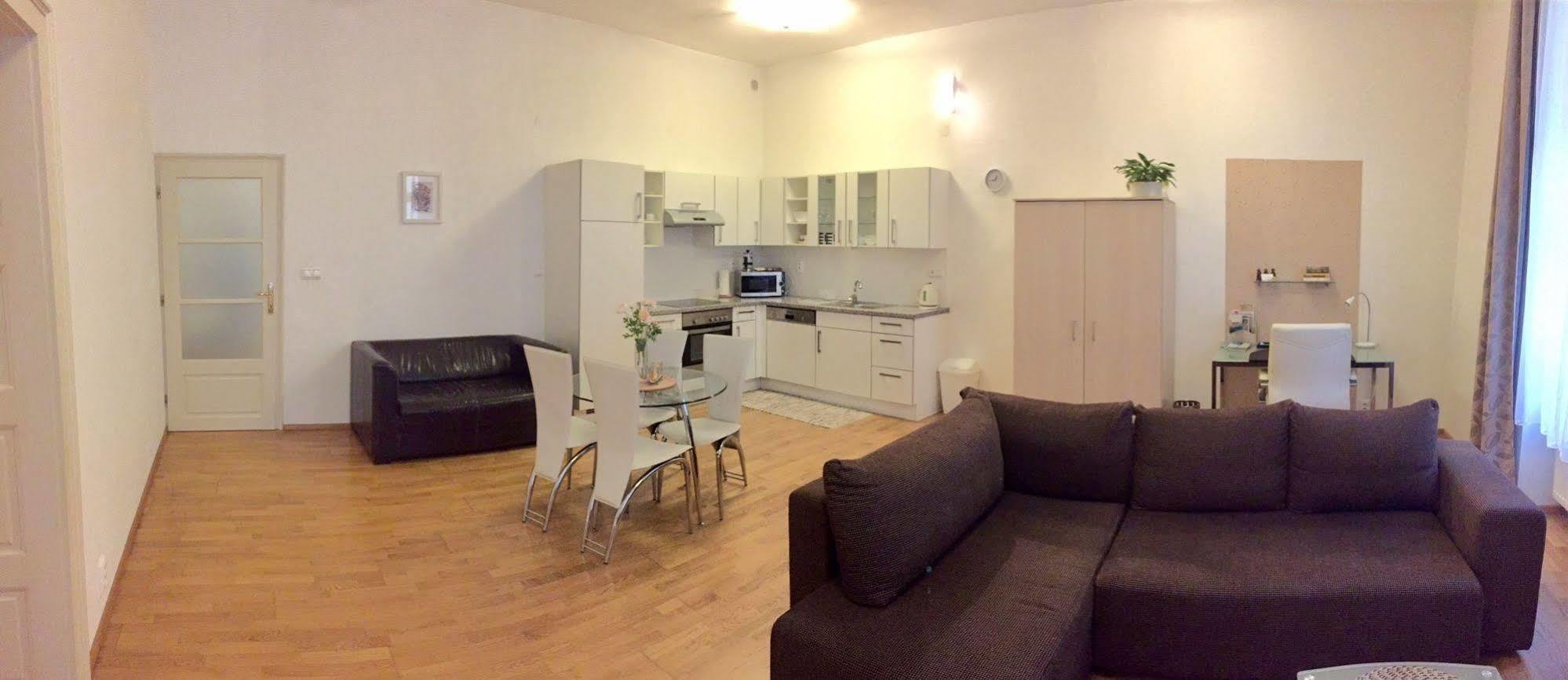 Central Apartmany Biela Street Bratislava Exterior foto