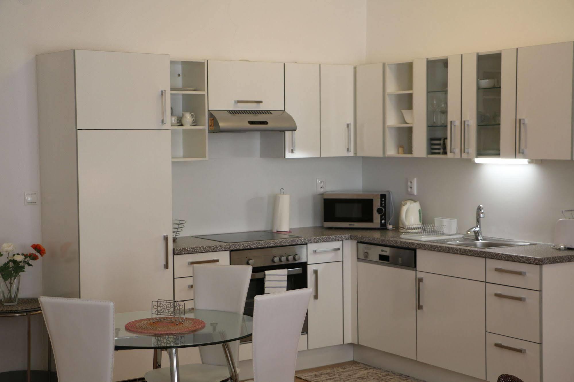 Central Apartmany Biela Street Bratislava Exterior foto