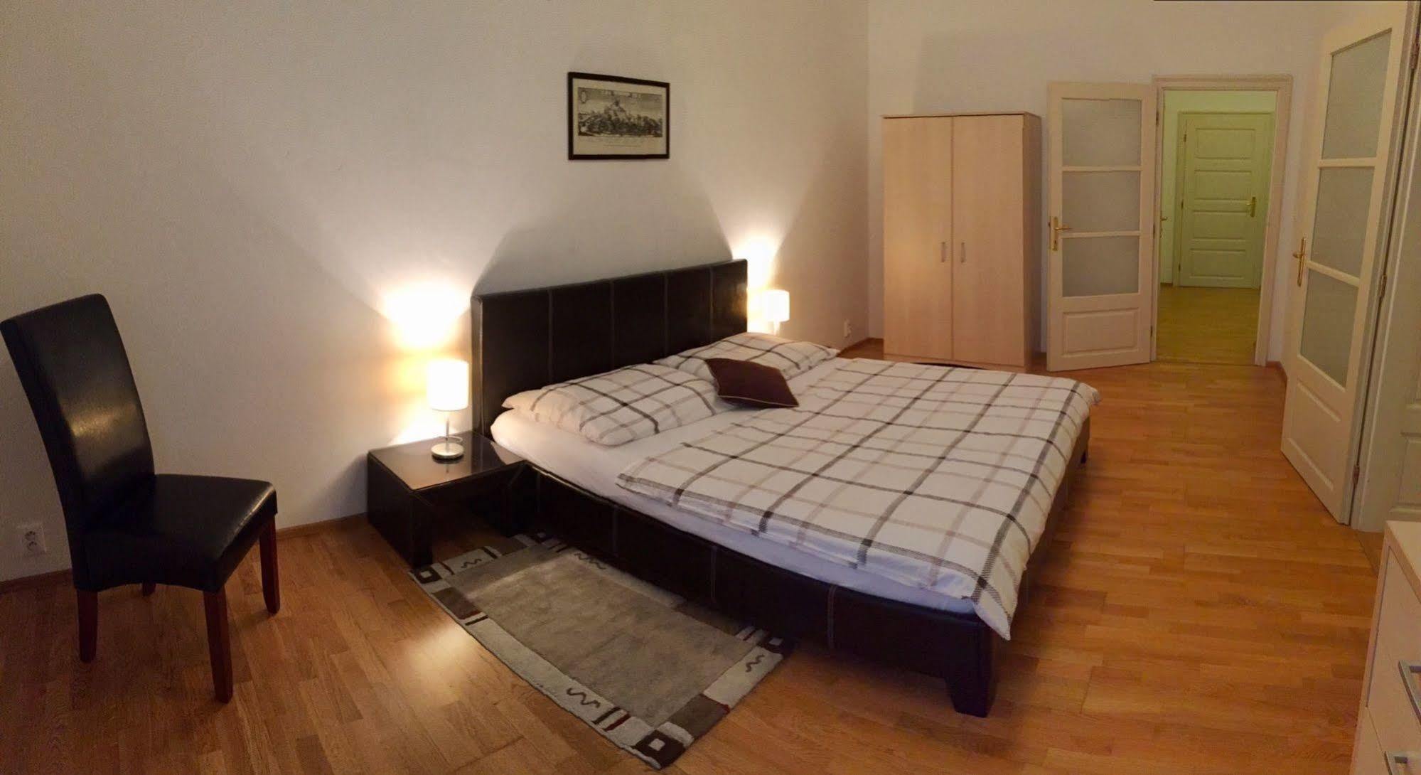 Central Apartmany Biela Street Bratislava Exterior foto